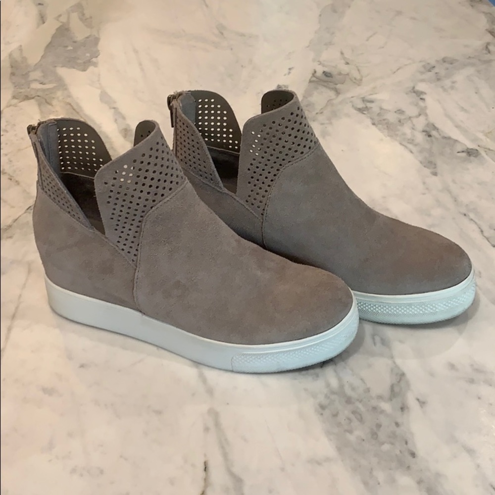 Steve Madden Winni Suede Bootie